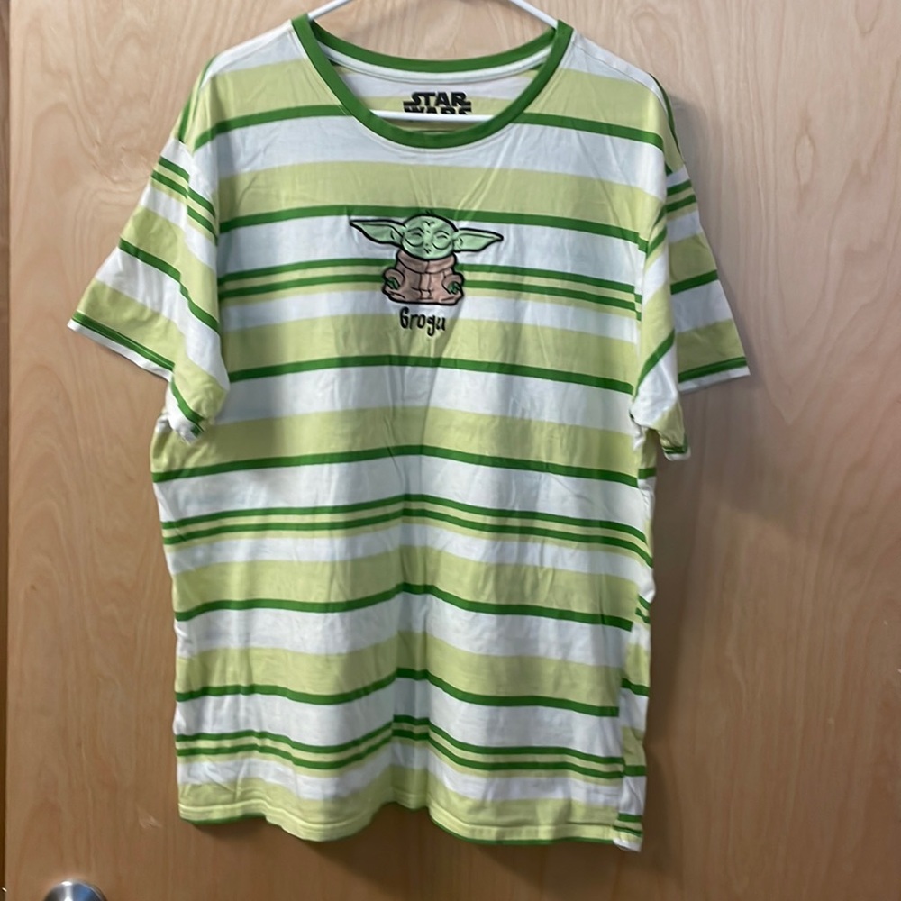 NWOT Star Wars Our Universe short sleeved shirt. Character Grogu. Size 2X.